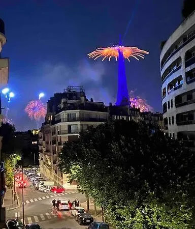 Avec Magnifique Vue Tour Eiffel Апартаменты *